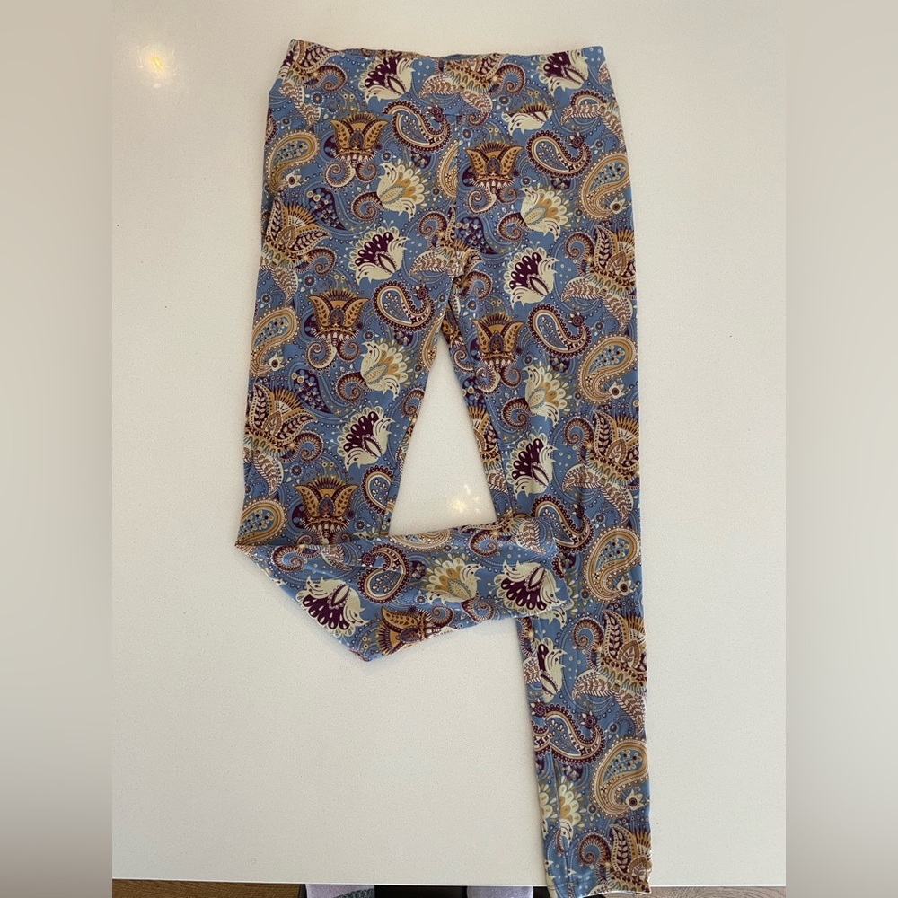 Tall and Curvy LuLaRoe Leggings